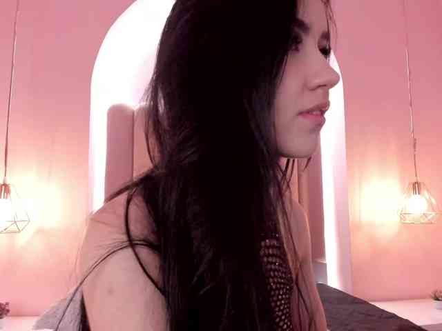 SaraRoberts webcam