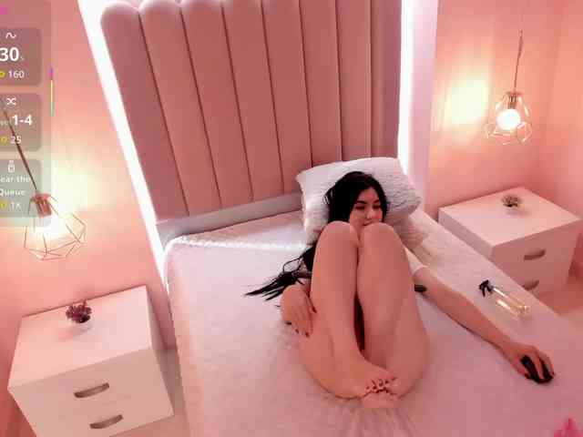 SaraRoberts webcam