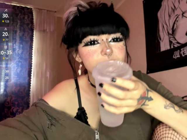 TasyaTas live cam on BongaCams