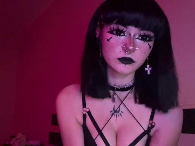 TasyaTas live cam on BongaCams