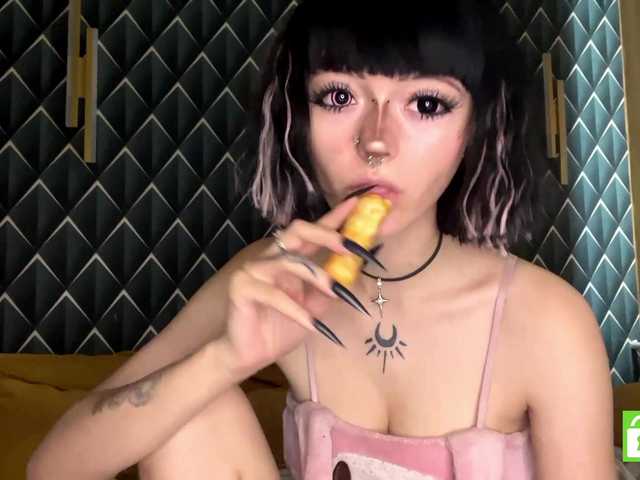 TasyaTas live cam on BongaCams