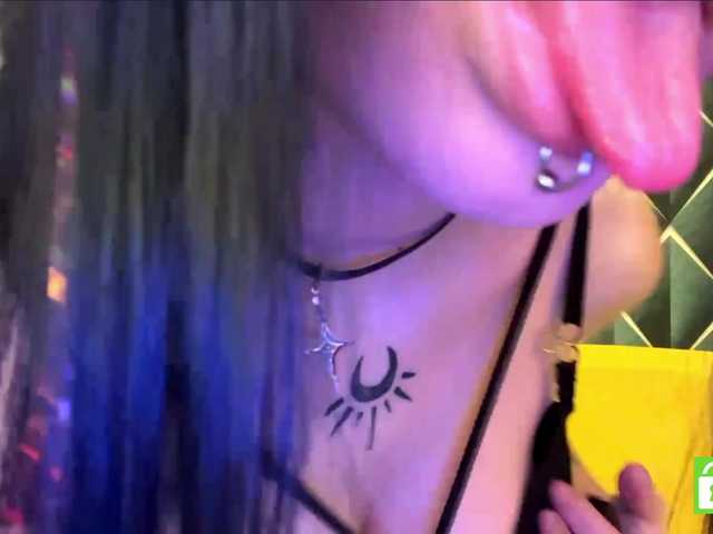TasyaTas live cam on BongaCams