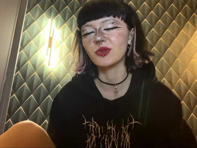 TasyaTas live cam on BongaCams