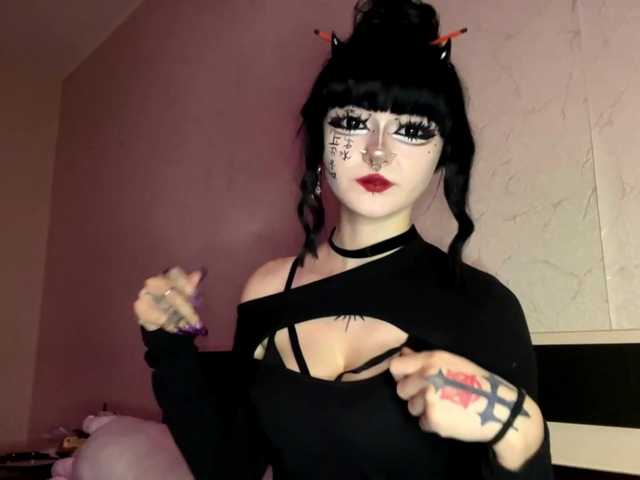 TasyaTas live cam on BongaCams