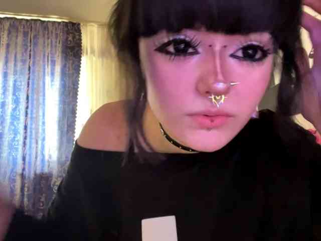 HolyCute webcam