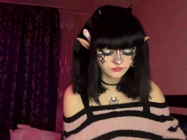 HolyCute webcam