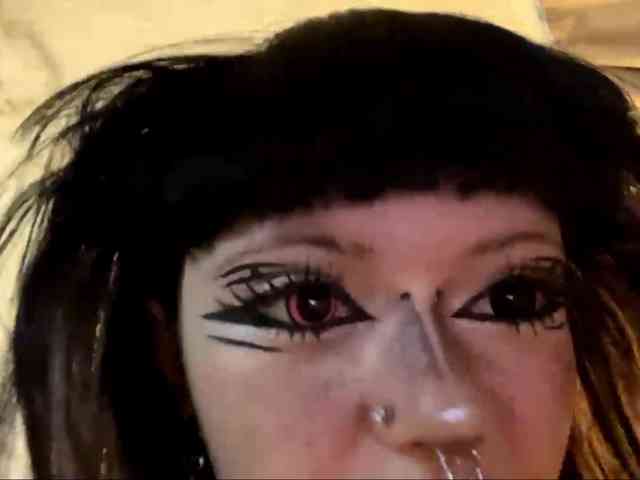 HolyCute webcam