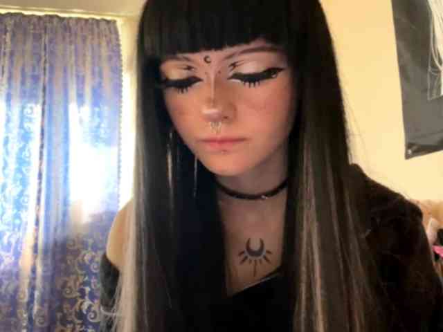 HolyCute webcam