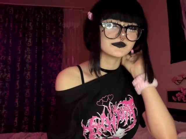 Model: HolyCute