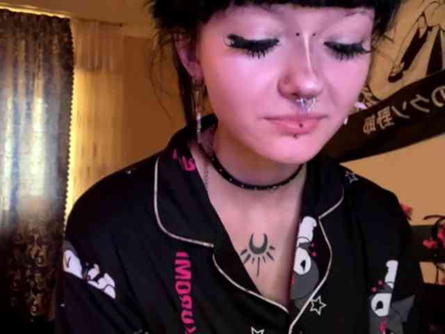 HolyCute webcam