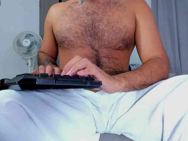 HAIRY23CM