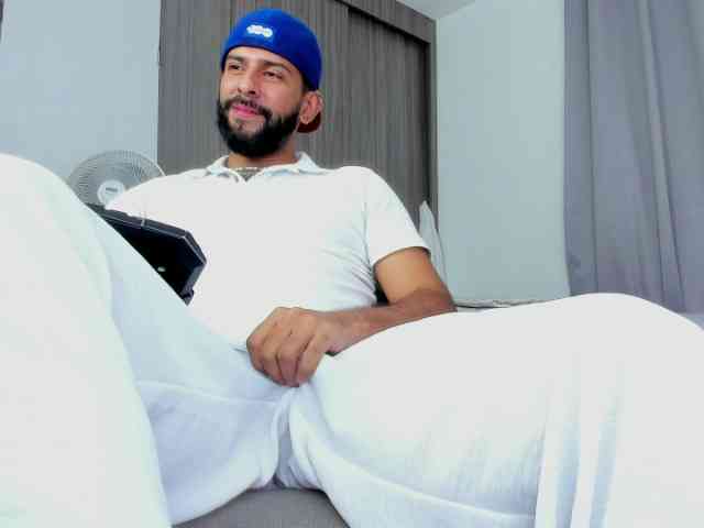 Dcollins_