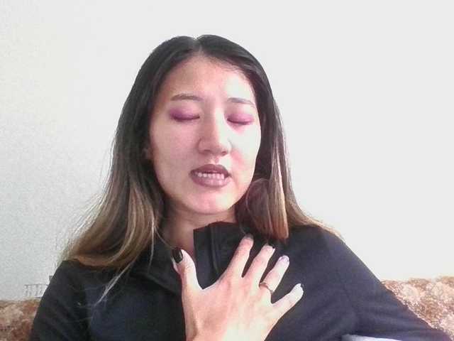 alisamia live cam on BongaCams