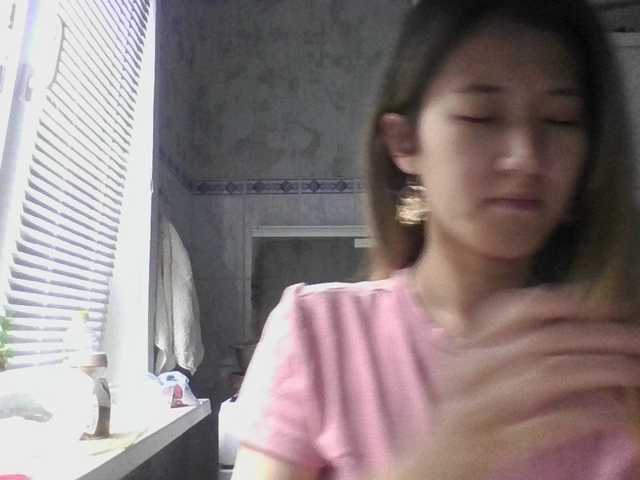 alisamia live cam on BongaCams