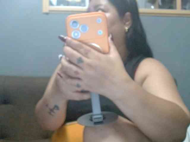 Isabella16 Live Webcam on BongaCams