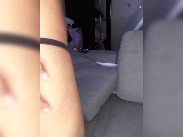 Hotpetitesa live cam on BongaCams