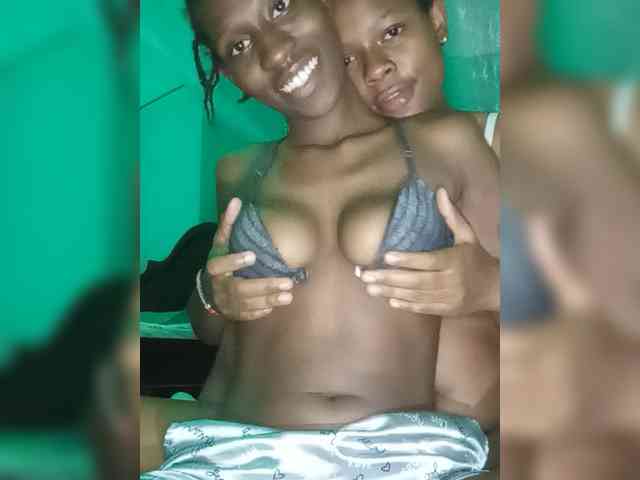 Hotpetitesa webcam