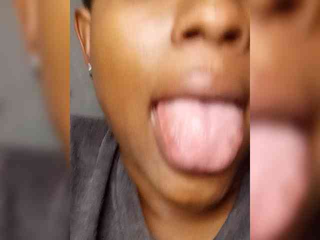 Hotpetitesa webcam