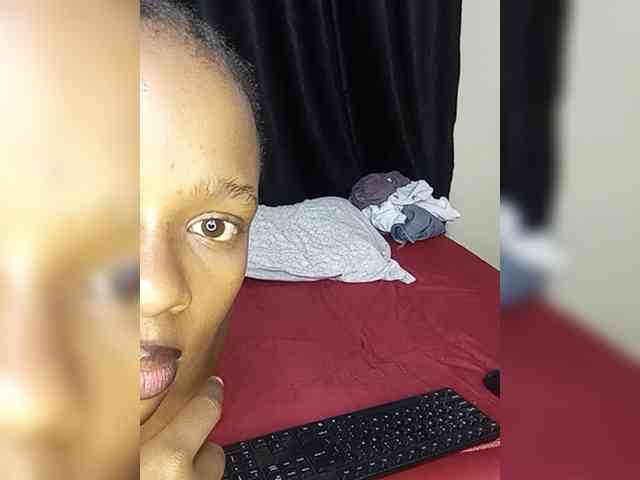 Hotpetitesa webcam