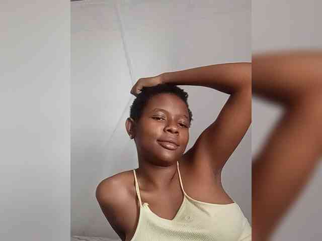 Hotpetitesa webcam