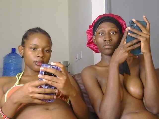 Hotpetitesa webcam