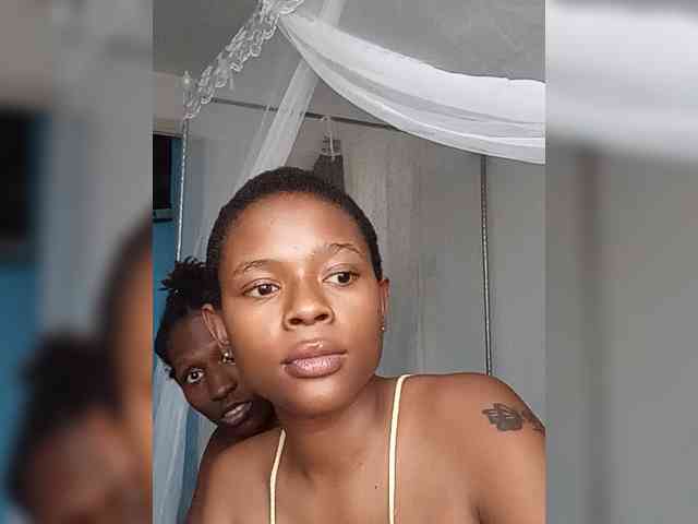 Hotpetitesa webcam