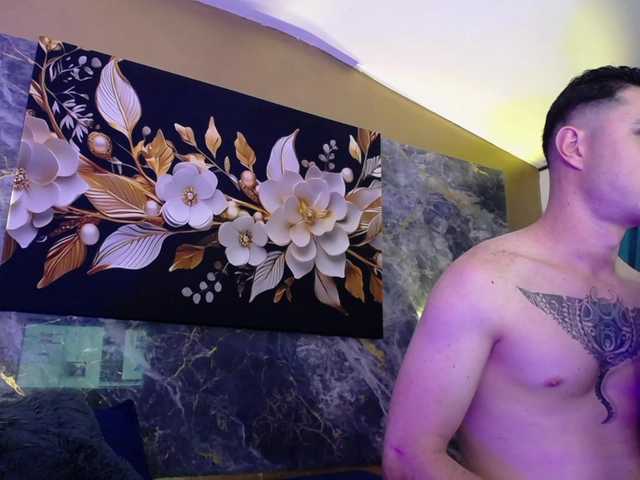 hazeandkush live sex show