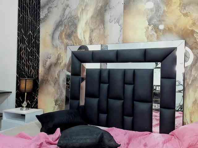 HazeAndKush webcam