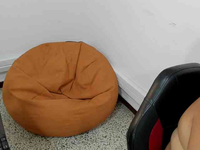 HazeAndKush webcam