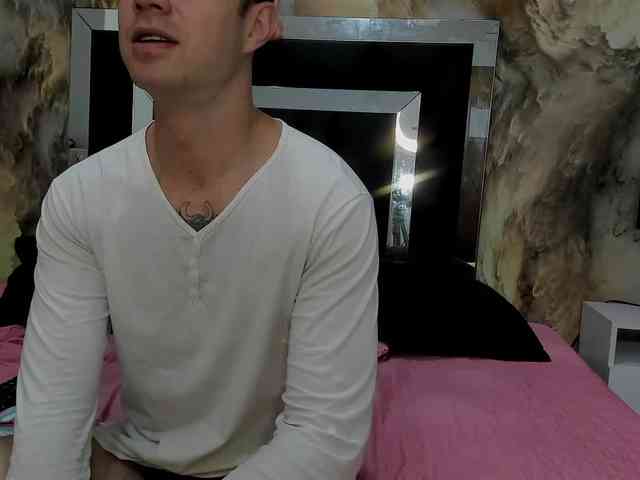HazeAndKush webcam