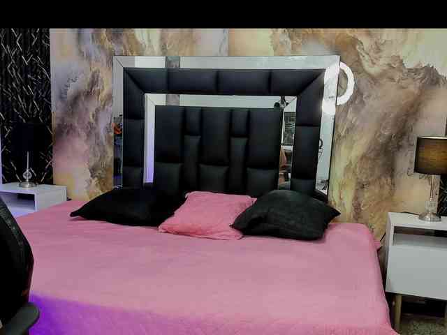 HazeAndKush webcam