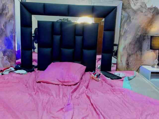 HazeAndKush webcam