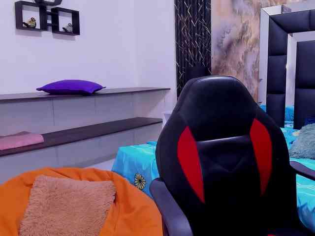 HazeAndKush webcam
