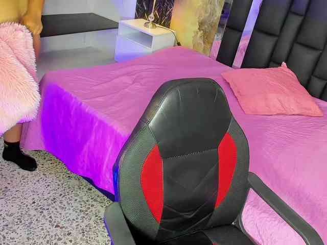 HazeAndKush webcam