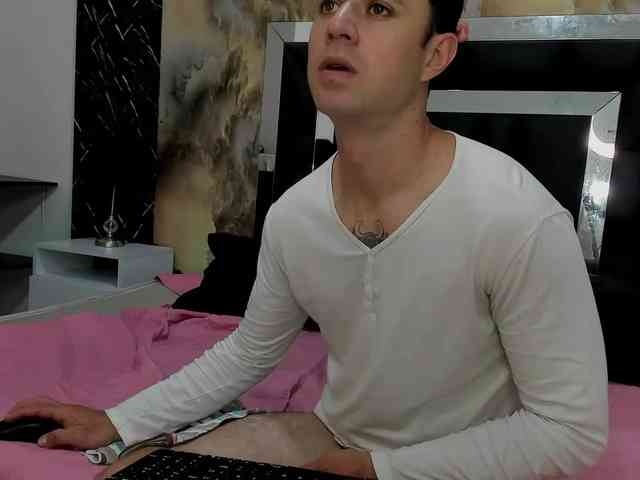 HazeAndKush webcam