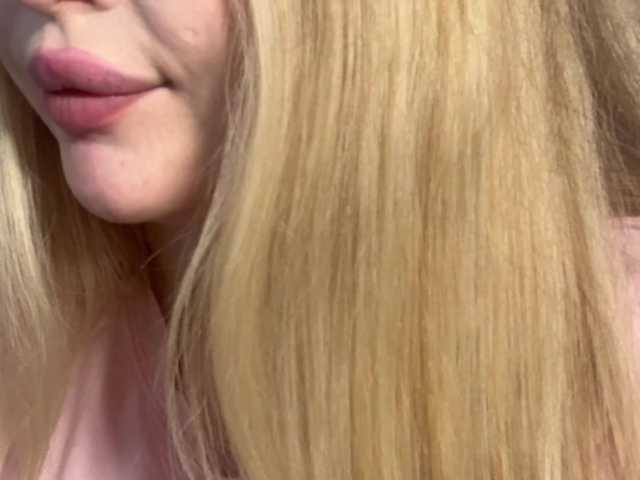 Queenkat66 live cam on BongaCams