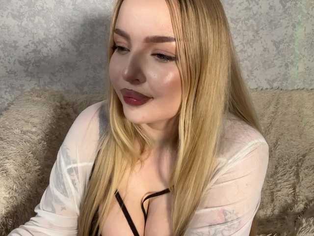 Queenkat66 live cam on BongaCams