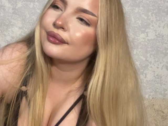 Queenkat66 live cam on BongaCams