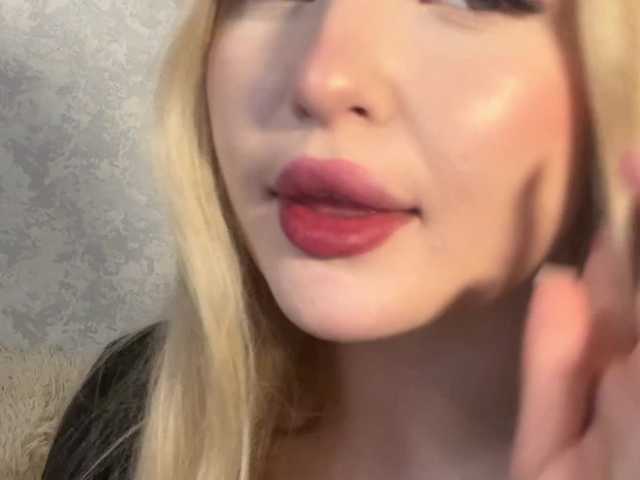 Queenkat66 live cam on BongaCams