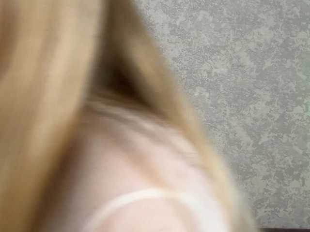Queenkat66 live cam on BongaCams