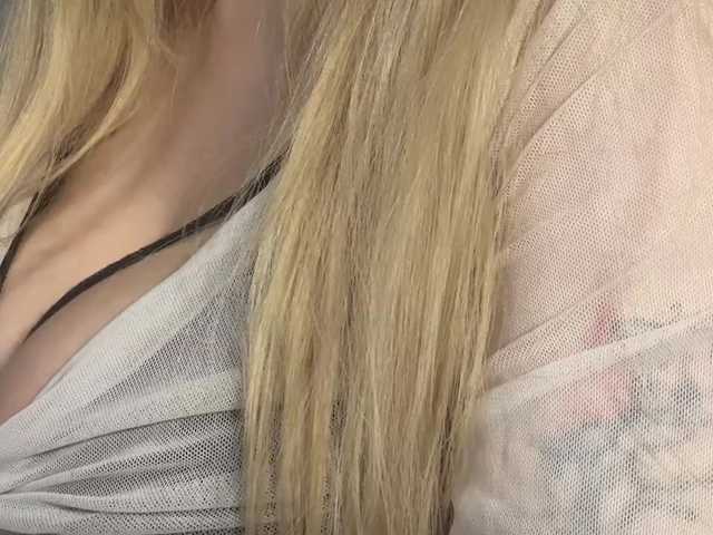 Queenkat66 live cam on BongaCams