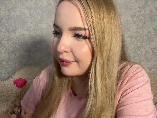 Queenkat66 live cam on BongaCams