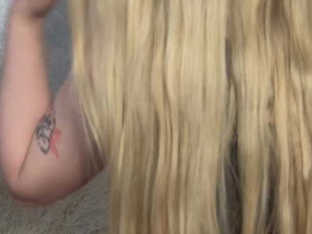 Queenkat66 live cam on BongaCams