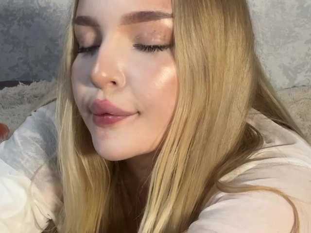 Queenkat66 live cam on BongaCams