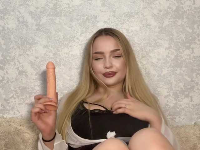 Queenkat66 live cam on BongaCams