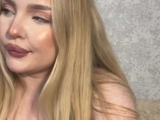 Queenkat66 live cam on BongaCams