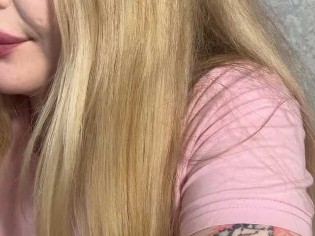 Queenkat66 live cam on BongaCams