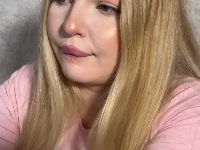 Queenkat66 live cam on BongaCams
