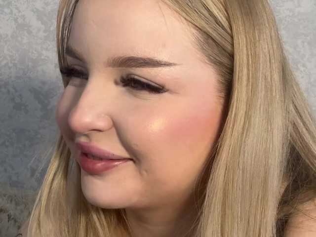 Queenkat66 live cam on BongaCams
