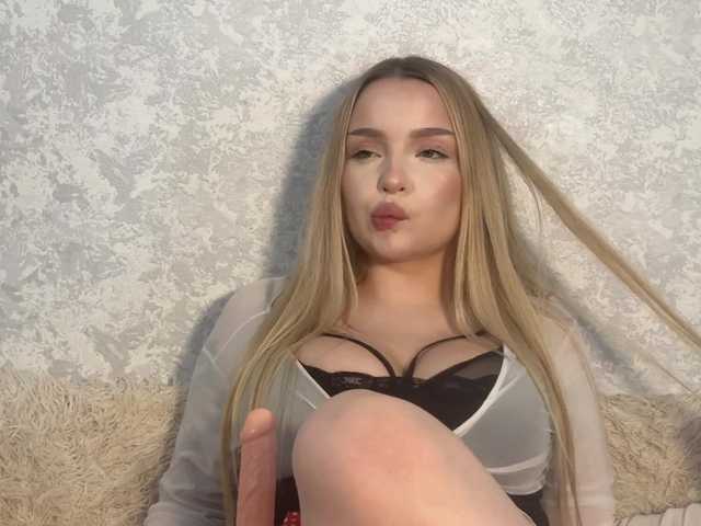 Queenkat66 live cam on BongaCams